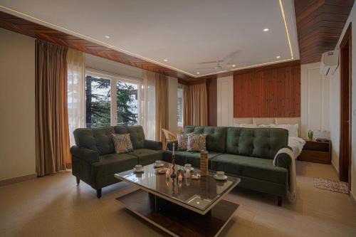 SaffronStays Library Enclave President Suite - 1-BHK Luxury Apt with Valley View, Mall Road Mussoorie