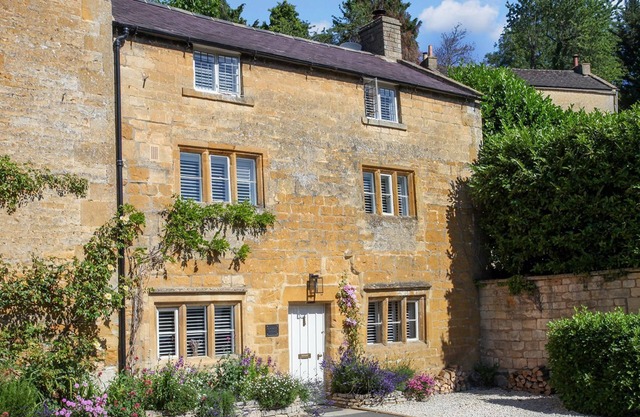Sage Cottage, Blockley - sleeps 6 guests in 3 bedrooms
