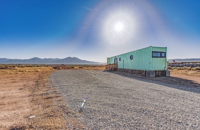 Sagebrush Boma:Shipping Container Home w/Mtn View