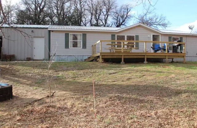 Sahara Den 3 bedroom 2 bathroom privately located on 2 acres, away from crowds.