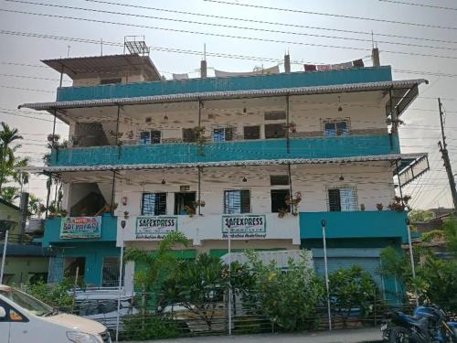 SAI PALACE HOTEL and RESTAURENT