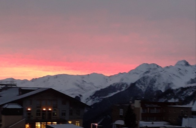 Saint Lary Soulan Pla D'adet, facing the slopes, two minutes from the ski school,