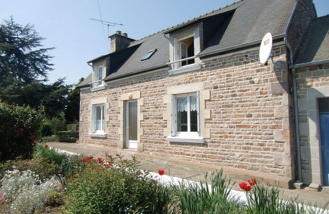 Saint-Paul house with beautiful land near quiet beaches