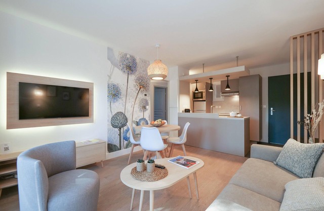 Saint Tropez Farniente 4 renovated apartment Sea and Beach at 150m.