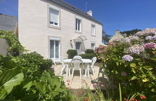 Sainte-Marine, apartment with garden 250 m from the beach of Pussou