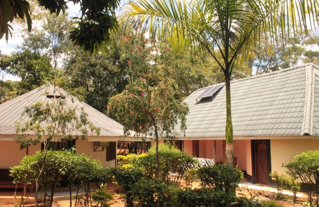 SALEM Eco-Lodge & Guesthouse