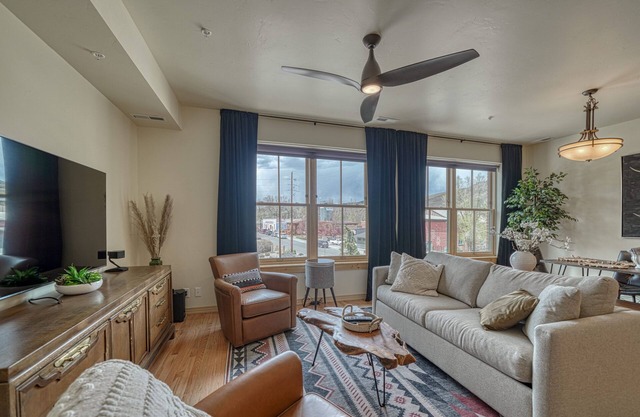Salida Central! Location! Location! Location!