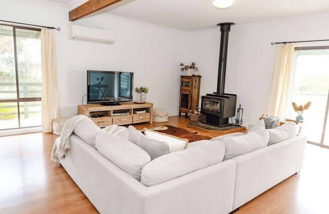Salt bush cottage Peterborough