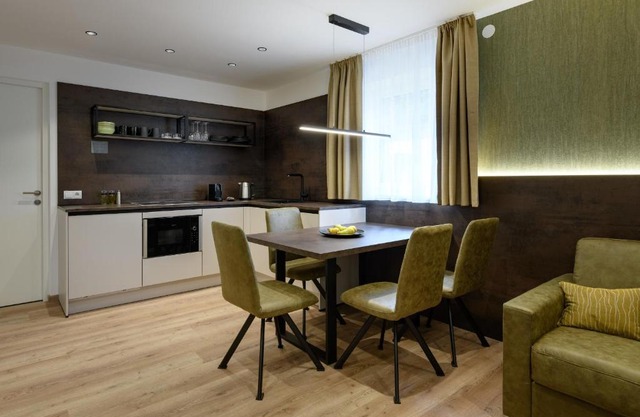 Sambock Quarter Pustrabase