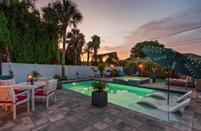 Sanctuary Home Naples-Private Pool and Lanai!