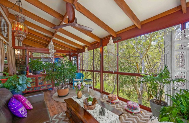 Sandalwood - Two-bedroom holiday house surrounded by peaceful bushland