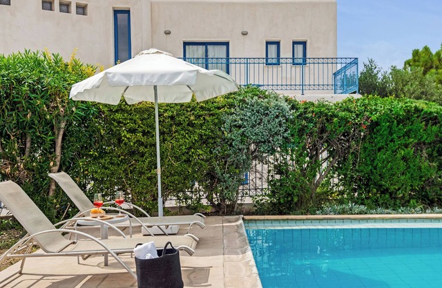 Sanders Azzurro - Charming Villa w/ Private Pool