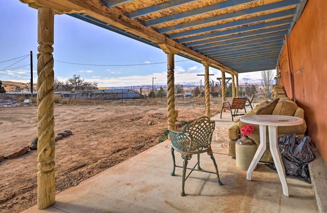 Santa Cruz Home w/Mountain Views!