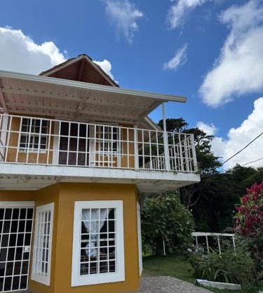 Santa Lastenia Forest House