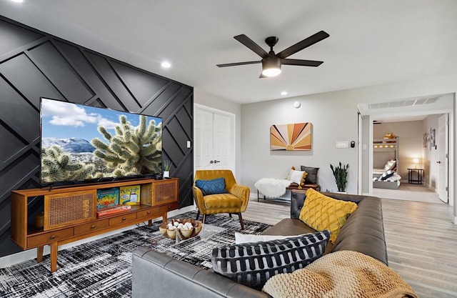 Sapphire at McCormick Ranch * Modern 2BR, 2BA Condo w/Heated Pool, Spa & Tennis Court!