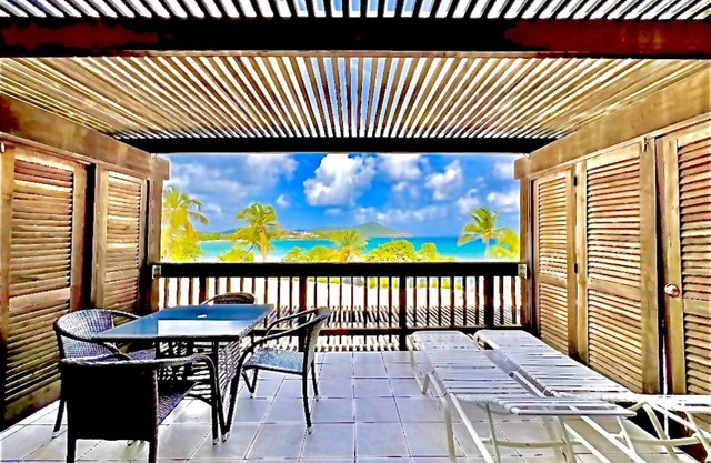Sapphire Beachfront Condo - View of Paradise - Free Wi - Fi