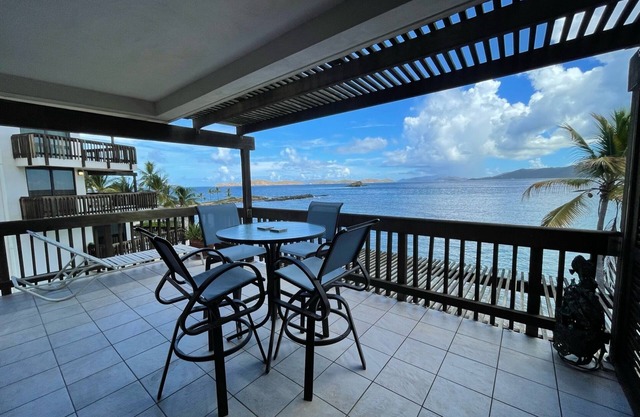 SAPPHIRE BREEZE-Corner Two-Story Beach Front Villa! E301