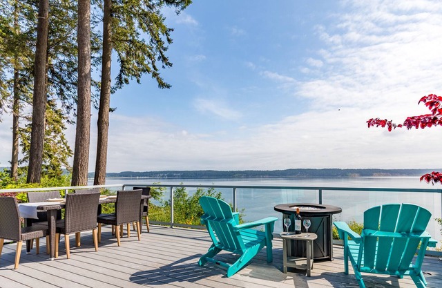 Saratoga Vista - Water Views | Hot Tub
