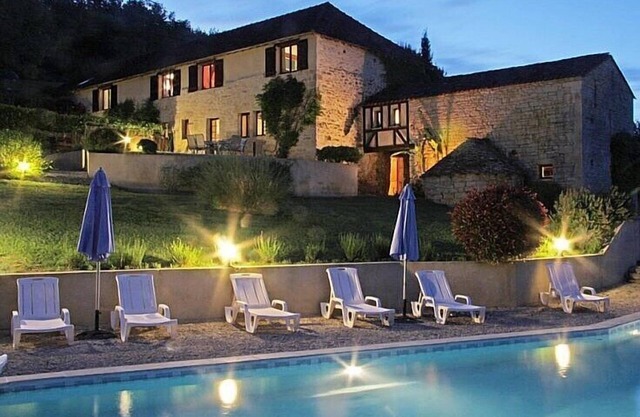 Sarlat Holiday Rentals 15 km from Sarlat