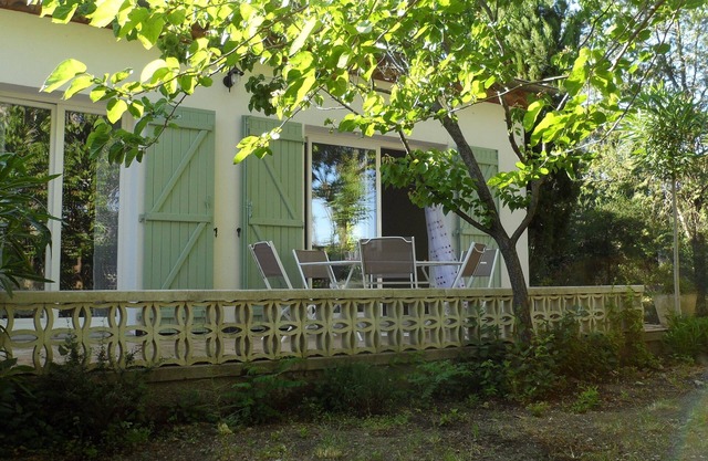 Sarsaparilla, comfort and tranquility close to Pezenas