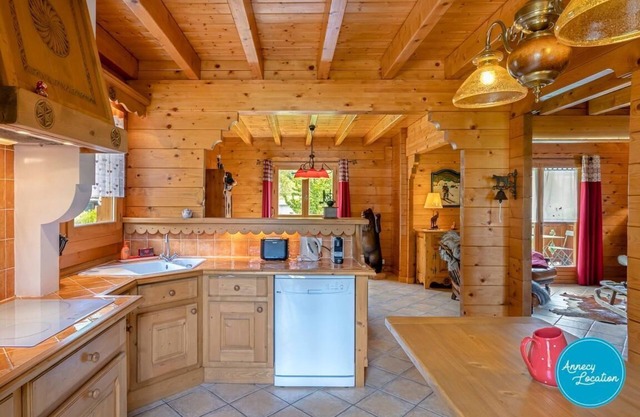 Savoyard chalet - Marlens - between lake and mountains