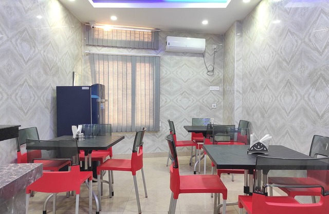 Sawkmie Hotel