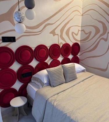 Scarlet Studio Room Luxe Lane5 Koregaon Park WiFi AC