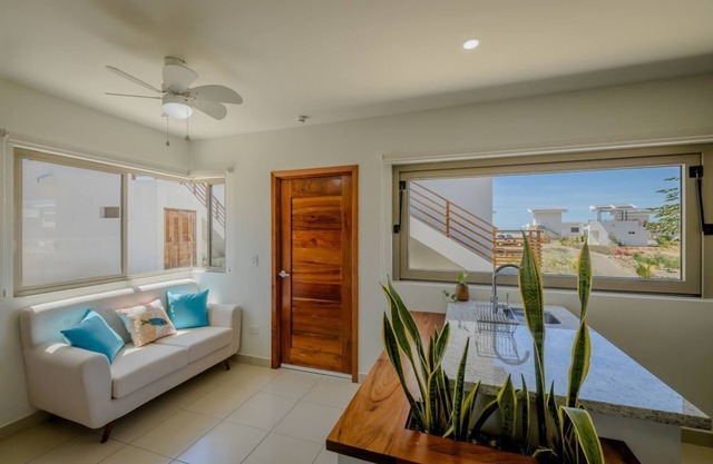 Scenic 1BR Beach House with Ocean Breeze