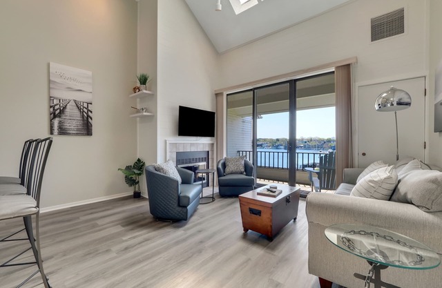 Scenic 2BR with Vaulted Ceilings | Downtown Charlevoix | Pool, Hot Tub, Sauna