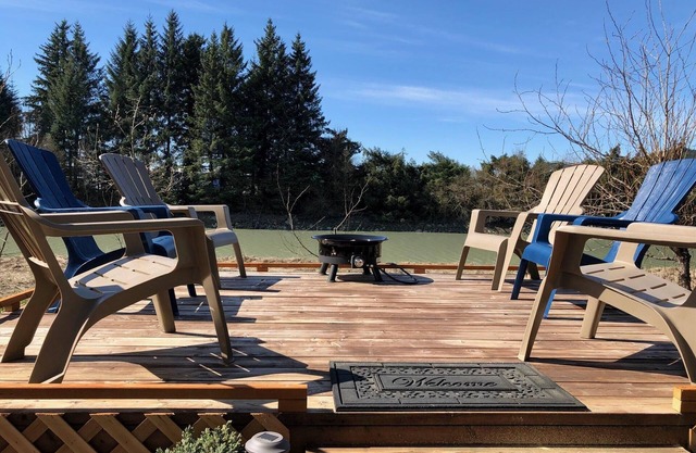 Scenic Riverfront Retreat - An Outdoor and Wildlife Enthusiast's Dream!
