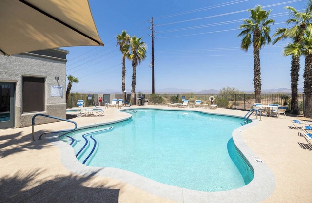 Scenic Snowbird Nest w/Heated Pool and Hot Tub!