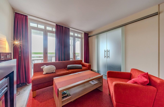 Schöne Ferienwohnung mit Sauna und Tollem, Großem Balkon mit Blick zum Deich