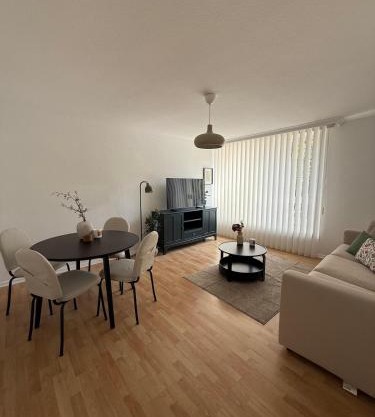 Schöne Wohnung gegenüber Bahnhof