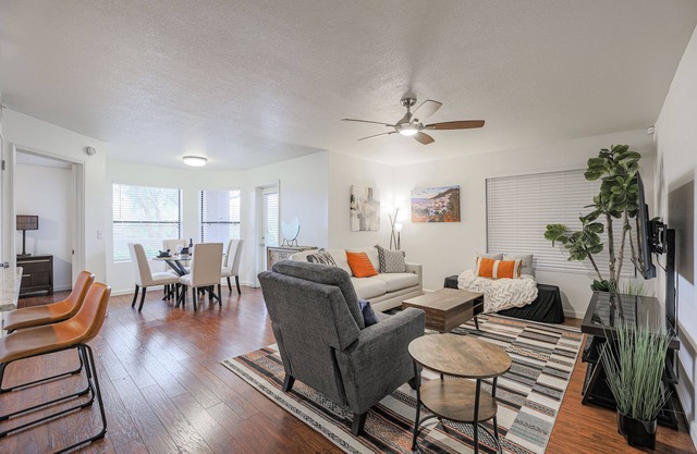 Scottsdale ground floor golf course condo