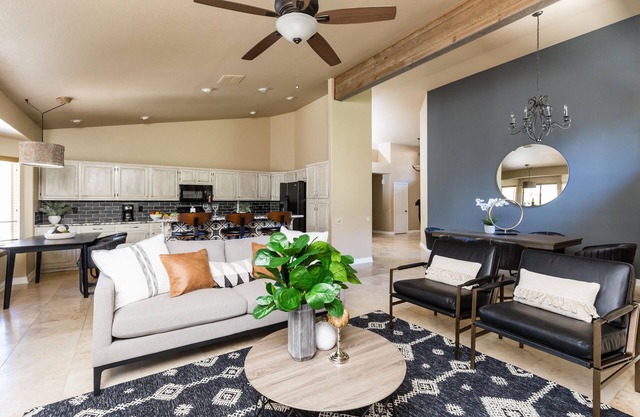 Scottsdale Oasis-saltwater Pool & Putting Green