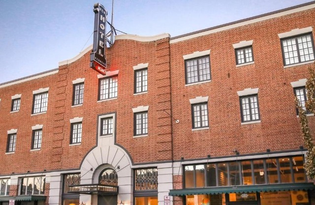 SCP Redmond Hotel