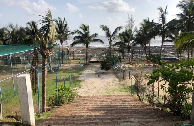 Sea Breeze Beach Resort