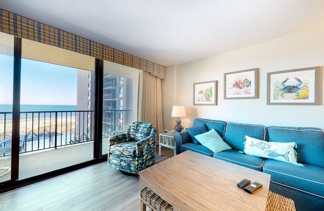 Sea Colony Ocean 5th floor condo w/tennis court, pool, and elevator