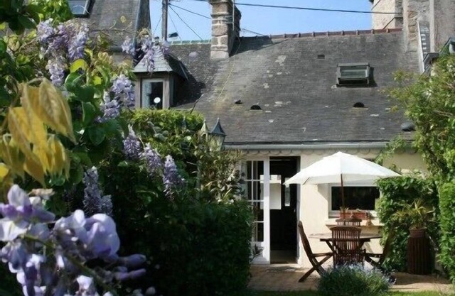 Sea cottage with garden in St Vaast la Hougue/Tatihou (UNESCO site)/WIFI