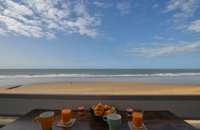 Sea-facing apartment - garage included