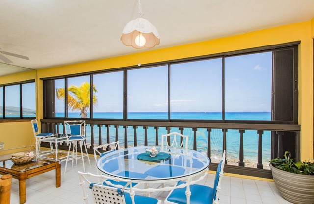 Sea La Vie - 1 BR/1 BA Beachfront Condo - Quiet & Relaxing! Sunsets! Snorkeling!