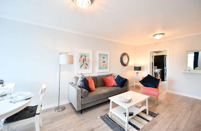 Sea Star - 2 bed newly refurbished ground floor flat in Troon,