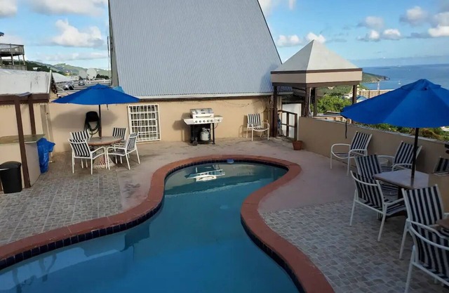 Sea View 3 Bedroom Apartment in St. Thomasnn
