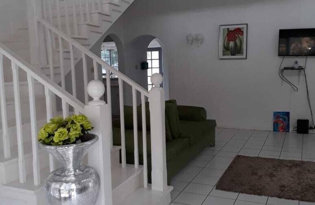 Sea View 5 Bedrooms 5 Bath