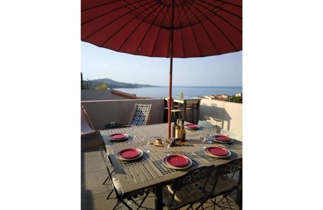 Sea view apartment