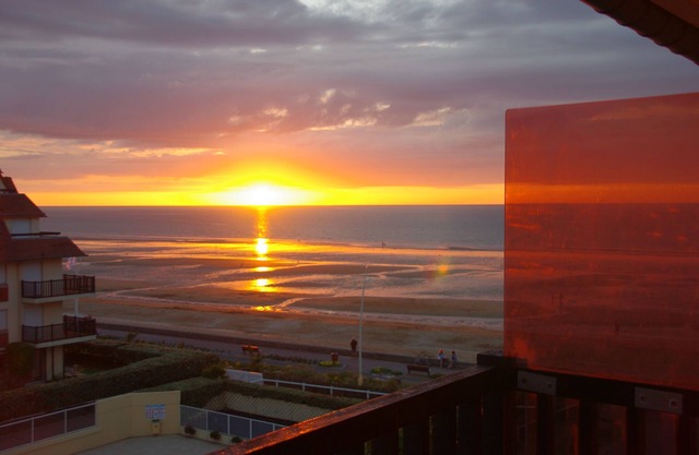 Sea view apartment direct beach access