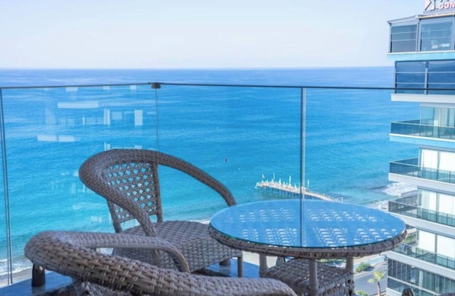 Sea view apartment on the 1st coastline