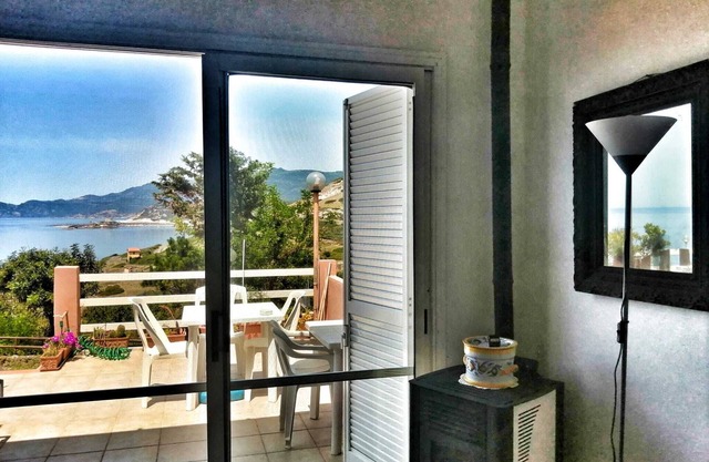 Sea view apartment with terrace Bosa Turas