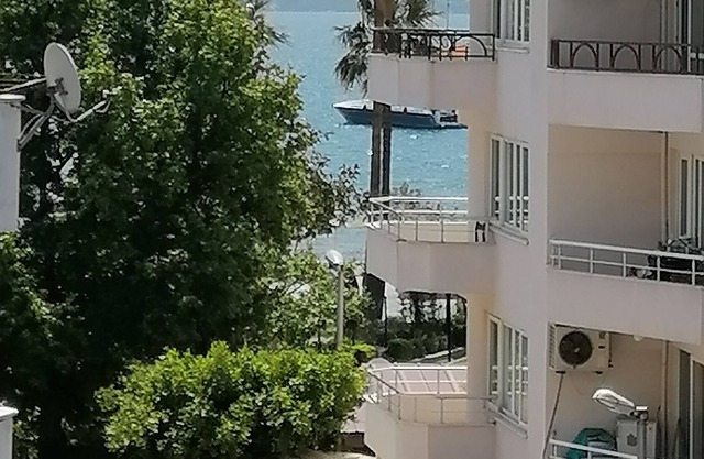 Sea view flat in Marmaris center,1 minute to beach for family