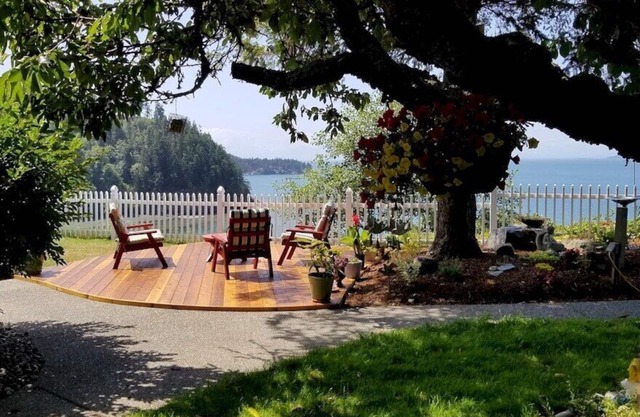 Sea View Inn Summary: